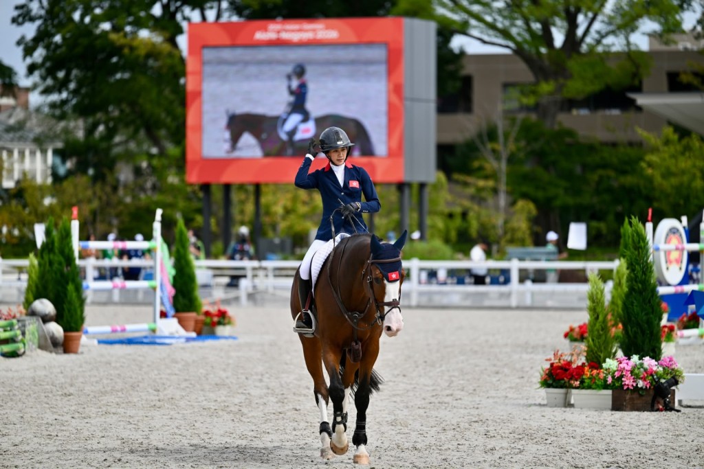 名古屋亞運馬術場地障礙個人賽A組決賽:黎嘉怡 - 2026名古屋亞運。劉駿軒攝 名古屋亞運馬術場地障礙個人賽A組決賽:黎嘉怡 - 2026名古屋亞運。劉駿軒攝