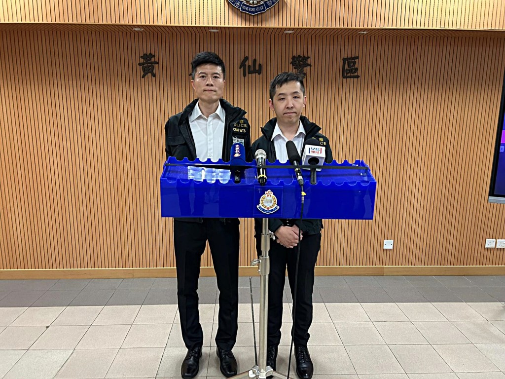 黃大仙警區重案組第二隊主管周俊軒偵緝督察(右)及黃大仙警區刑事情報組主管歐陽盈政偵緝督察。 黃大仙警區重案組第二隊主管周俊軒偵緝督察(右)及黃大仙警區刑事情報組主管歐陽盈政偵緝督察。