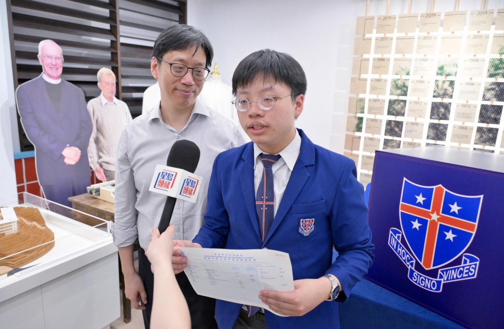 鄭子絃憑藉不懈努力取得佳績。 鄭子絃憑藉不懈努力取得佳績。