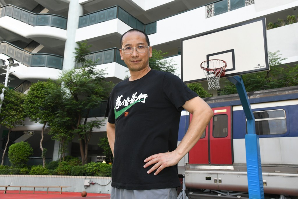 英華書院體育事務主任羅漢良表示,該校會聘請專業教練訓練學生。何健勇攝 英華書院體育事務主任羅漢良表示,該校會聘請專業教練訓練學生。何健勇攝
