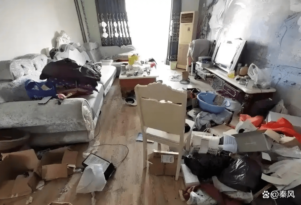 女租客欠租失聯,400多呎公寓成垃圾屋。 女租客欠租失聯,400多呎公寓成垃圾屋。