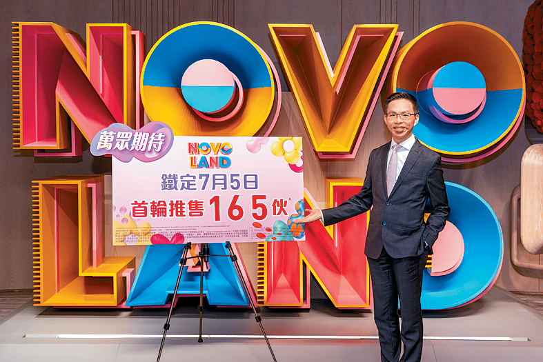 新地陳漢麟表示，項目自開放現樓及示範單位以來，累錄逾1萬參觀人次。