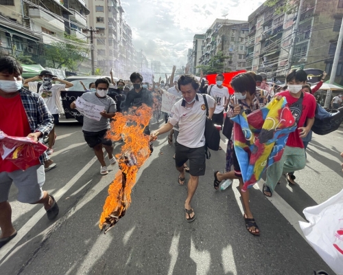 緬甸繼續有民眾進行反政變抗議。AP圖