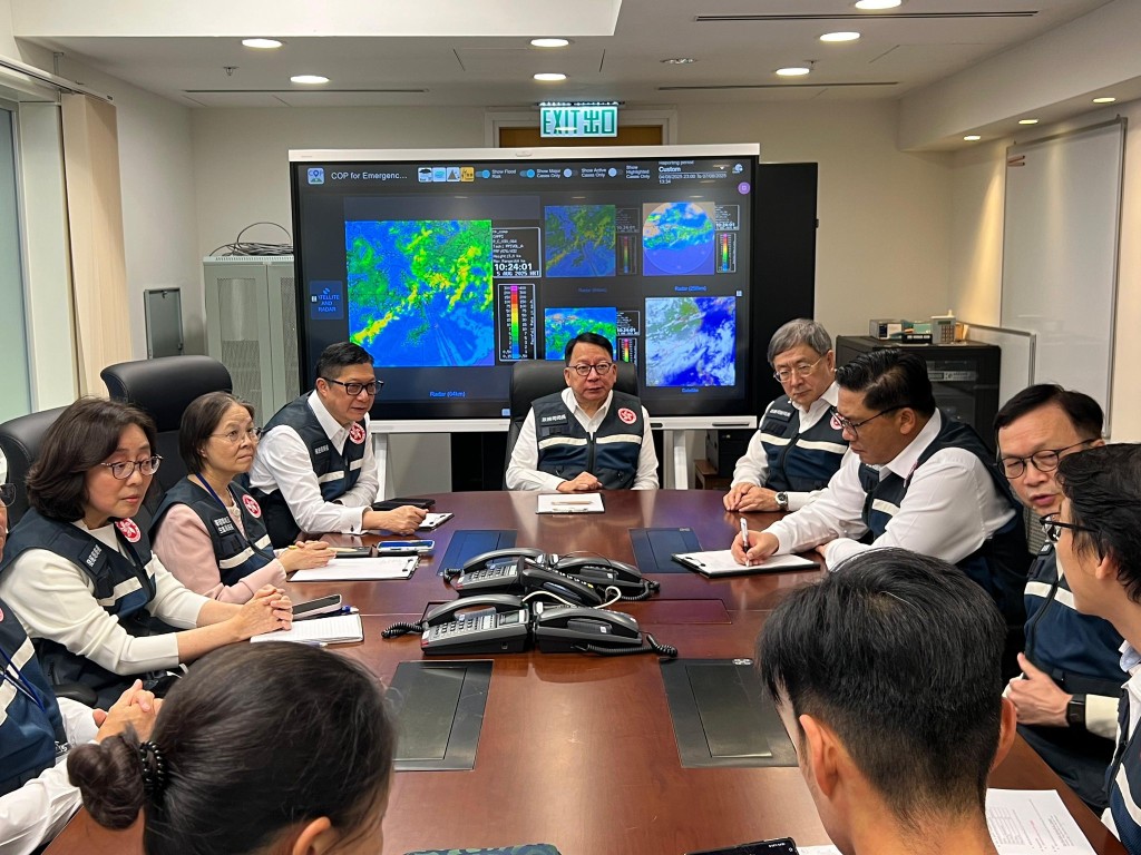 陳國基在黑雨當日到中心視察。陳國基FB圖片 陳國基在黑雨當日到中心視察。陳國基FB圖片