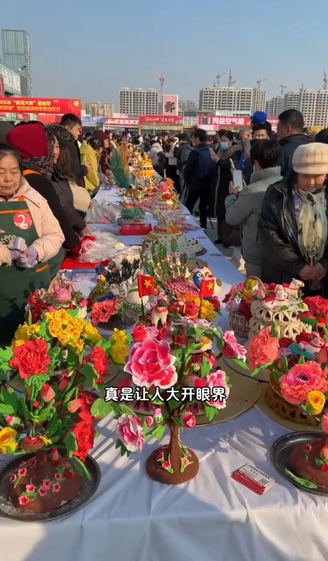 山東花餑餑造形千變，顏色艷麗，令網民讚嘆如藝術品。微博＠長春西門大官人