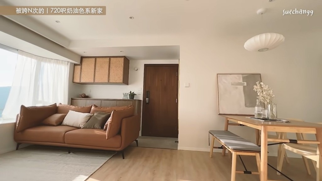 豪宅面積極大。 豪宅面積極大。