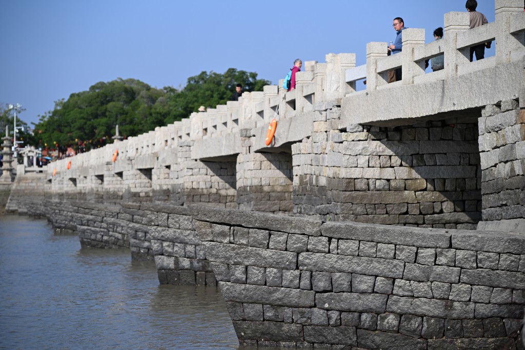 位於福建的洛陽橋，也是高中公民科內地考察景點之一。(圖片來源：新華社)