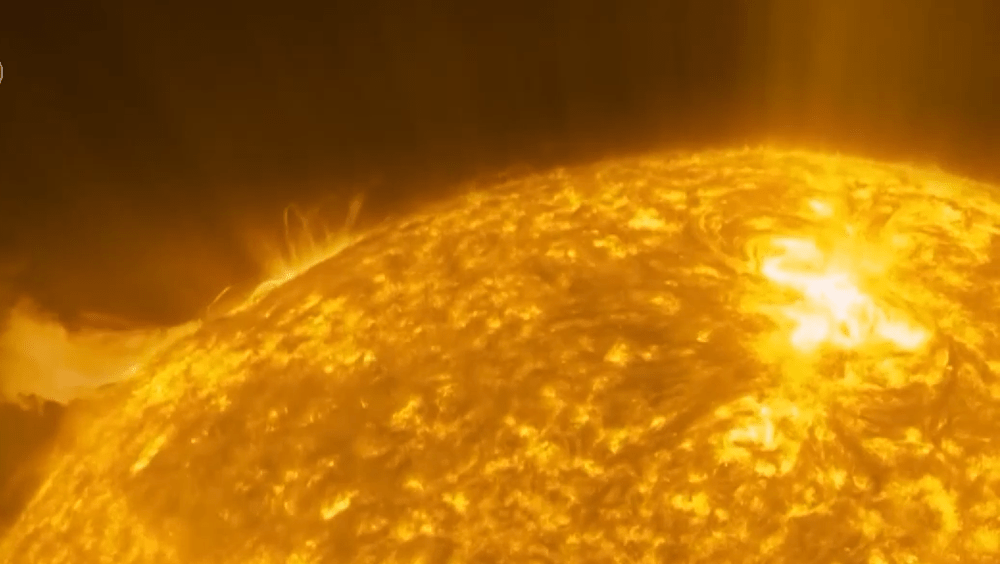 圓環陣太陽射電成像望遠鏡主要觀測太陽爆發活動。