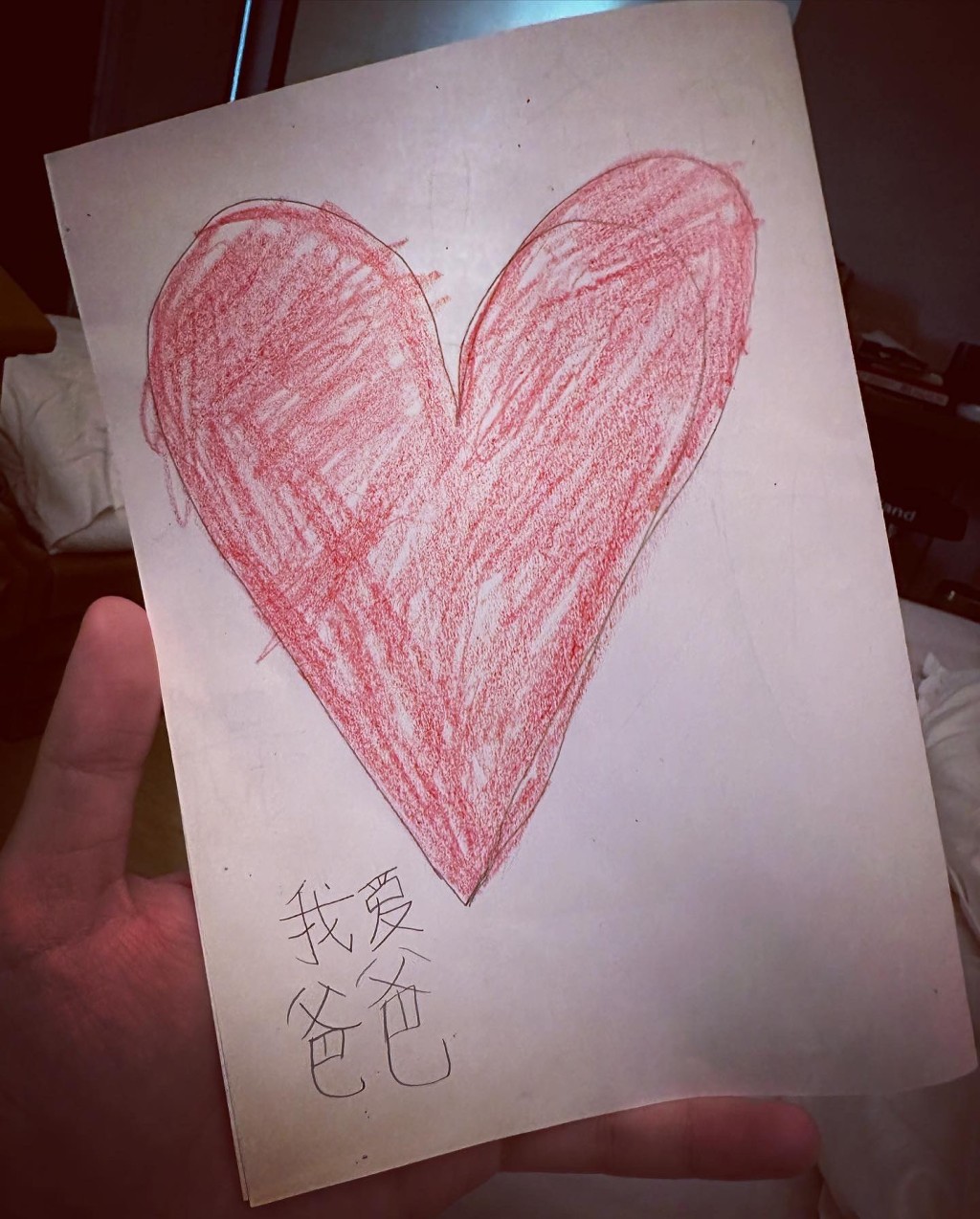 罗章冠40岁生日走出被背叛阴霾，与仔女庆祝。