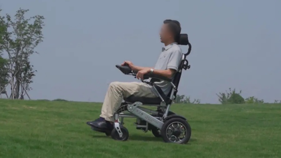 一般轮椅车行驶速度为每小时1.2至6公里。网图