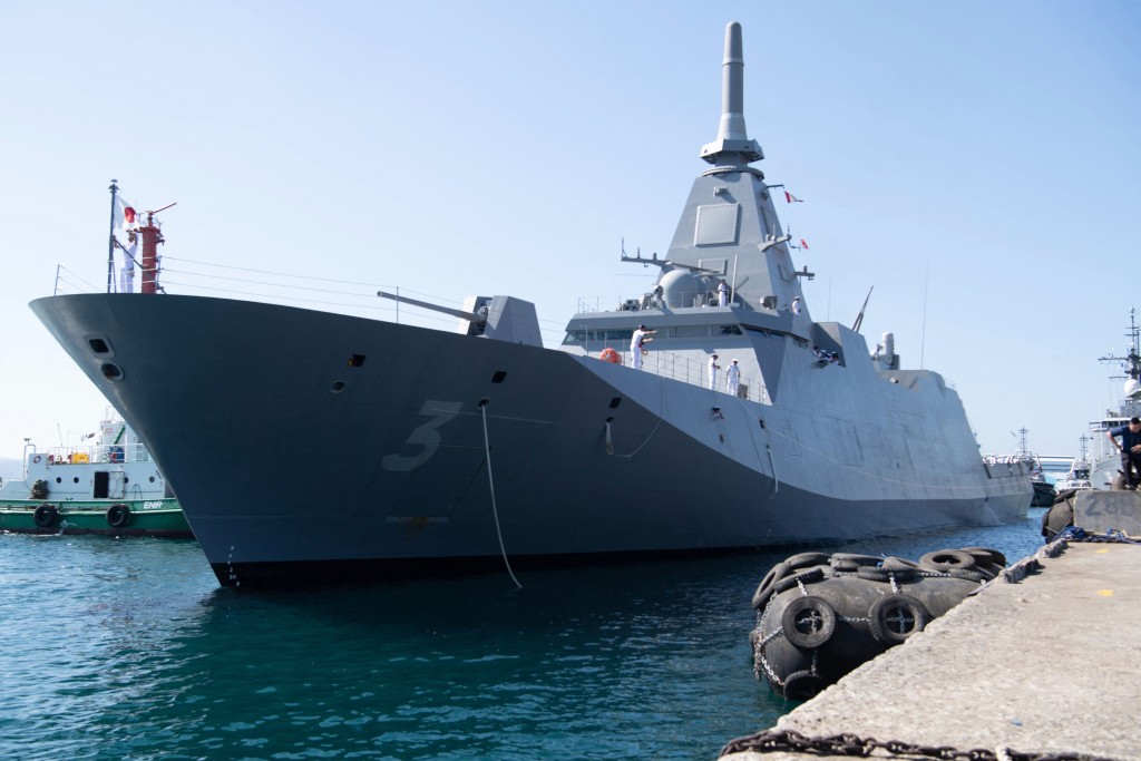 最上級戰艦是先進的隱形巡防艦，配備多種強大火力的武器。法新社