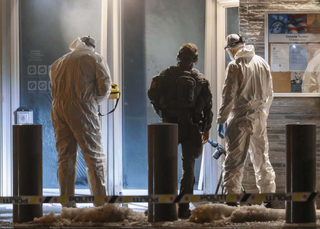 挪威奧斯陸的美國大使館周日（8日）凌晨亦發生爆炸事件。美聯社