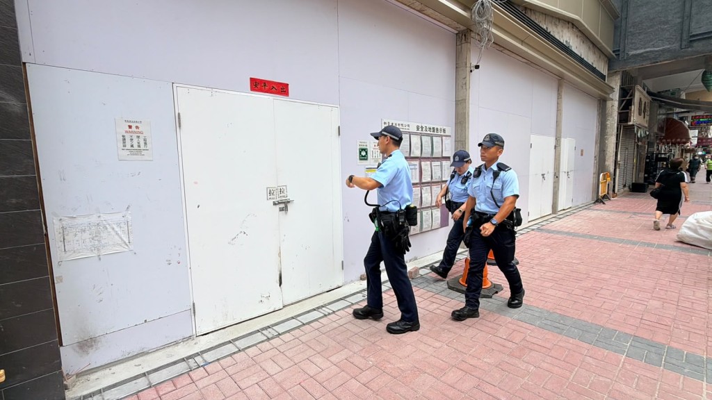 警員到場調查。 警員到場調查。