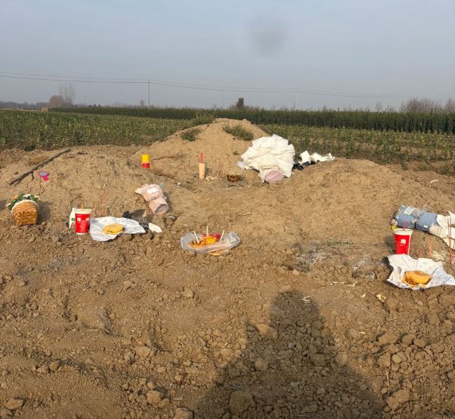 河南梁先生的妻子及一對年幼子女，7月時被其「沙煲兄弟」殺害。抖音＠梁念霞