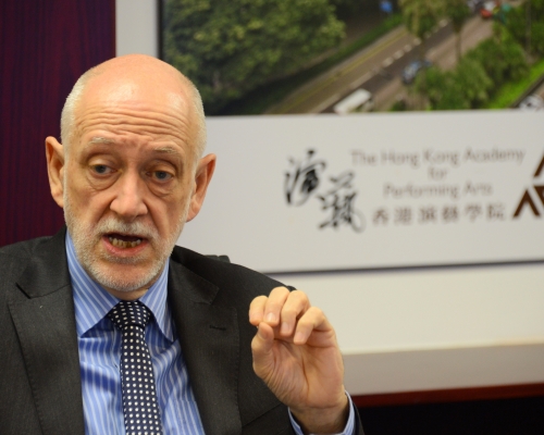 演藝學院校長華道賢向師生發出電郵,對車禍中一名學生喪生,表示沉痛哀悼。 資料圖片