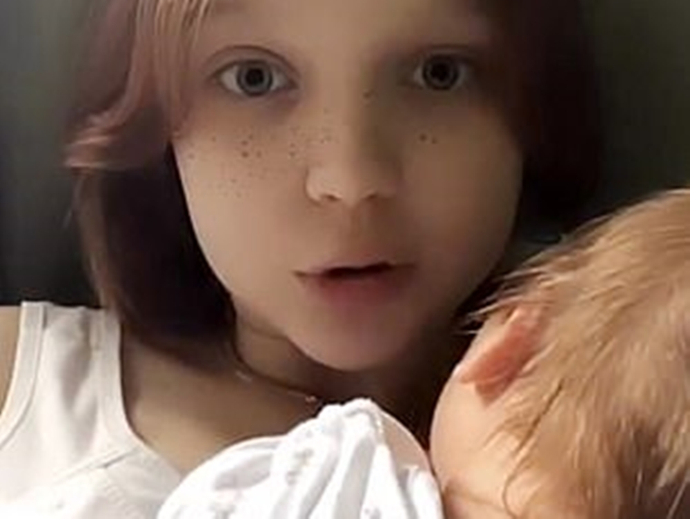 戴莉雅不断在社交媒体上声称自己比以往任何时候都拥有更多的钱去养育自己第一个孩子。网图