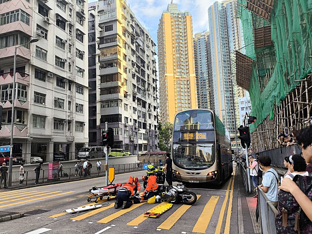 鐵騎士倒地受傷。網圖 鐵騎士倒地受傷。網圖