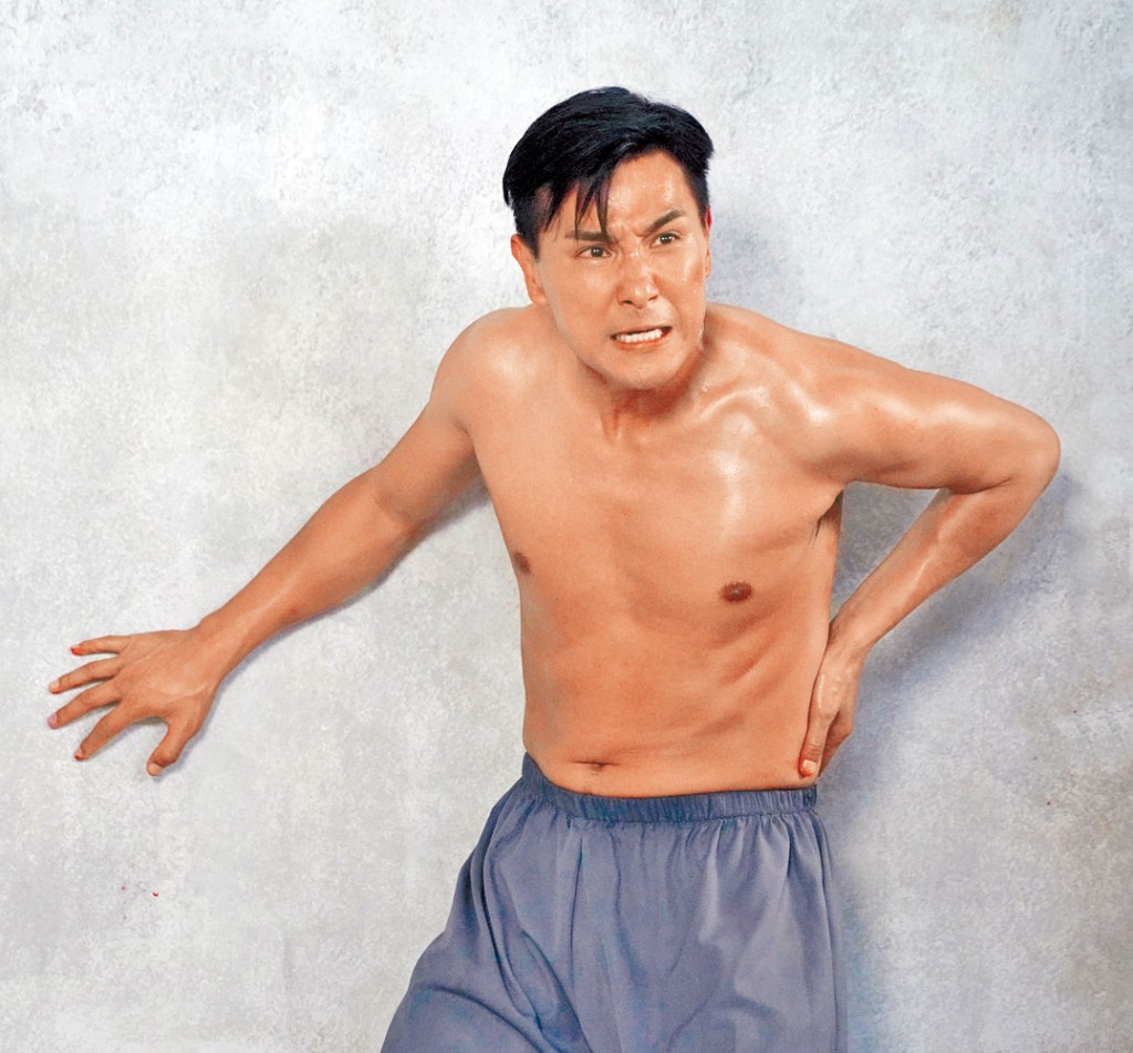 為了操得一身爆肌好身形，陳展鵬不惜接受「灌水」和「甩水」的「酷刑」。