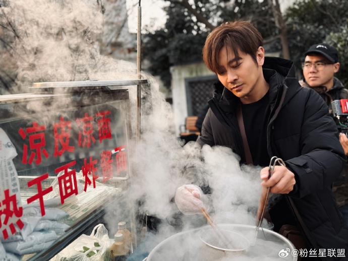 最近，有網民在微博上發佈了多張巧遇孫耀威的照片。