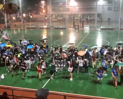 反修例球迷修頓球場集會。網上截圖