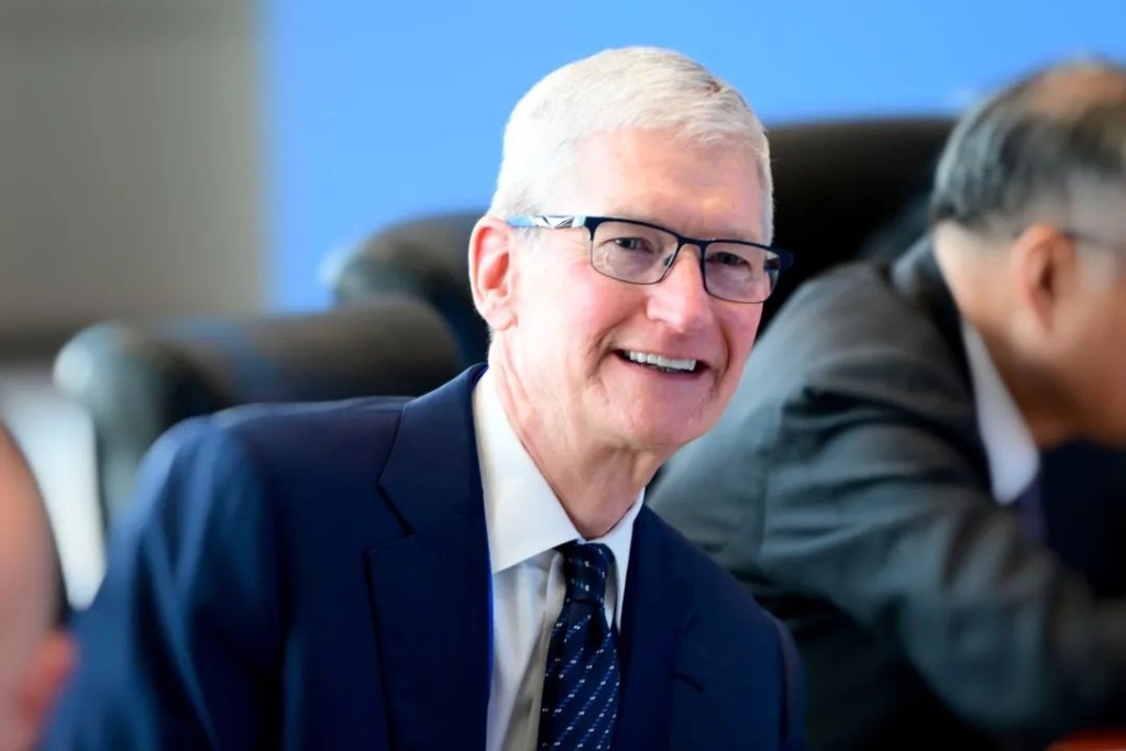 顧問委員會主席、蘋果公司行政總裁庫克（Tim Cook）等發言，表示中國未來發展機遇眾多，願繼續擴大對華投資合作，實現互利共贏。  （清華大學經濟管理學院）