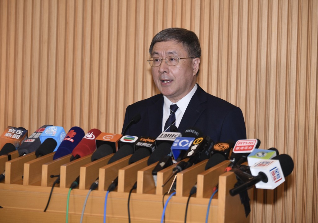 政務司副司長卓永興表示，宏福苑A至G座居民完成第一次上樓後，分批安排宏志閣居民上樓時間，日期為5月13日至17日，共5天。