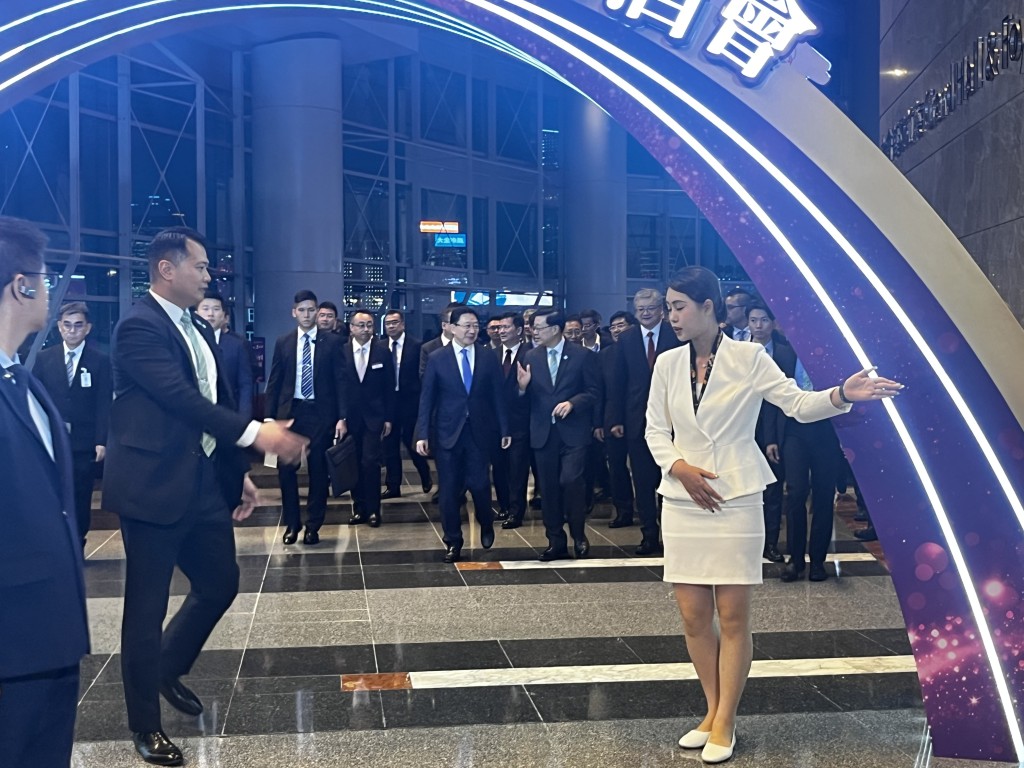香港中國企業協會今日(9日)舉行成立35周年酒會。 香港中國企業協會今日(9日)舉行成立35周年酒會。