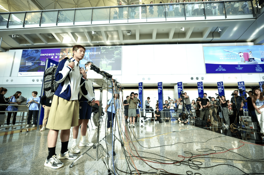 張家朗寄語喜歡運動的年輕人和市民堅持夢想，不要放棄。劉駿軒攝