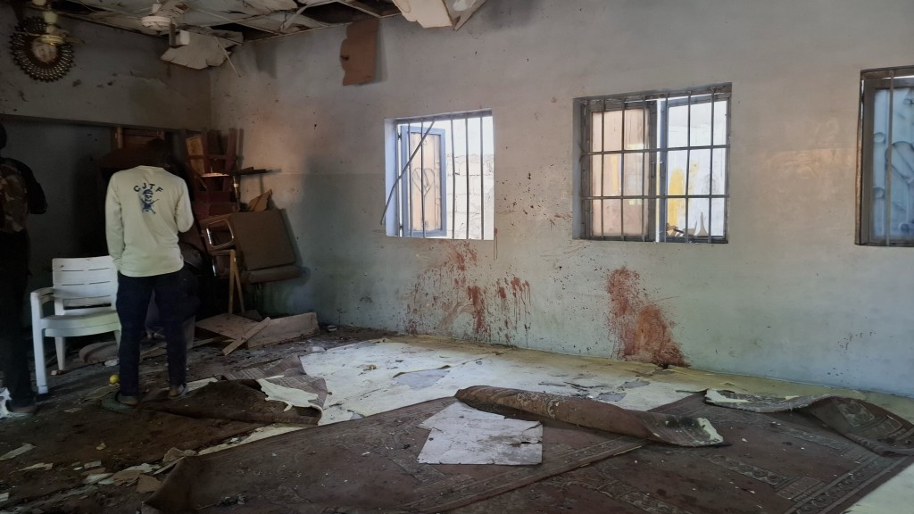 尼日利亞邁杜古里清真寺晚禱時段發生爆炸,多人死傷。 美聯社 尼日利亞邁杜古里清真寺晚禱時段發生爆炸,多人死傷。 美聯社