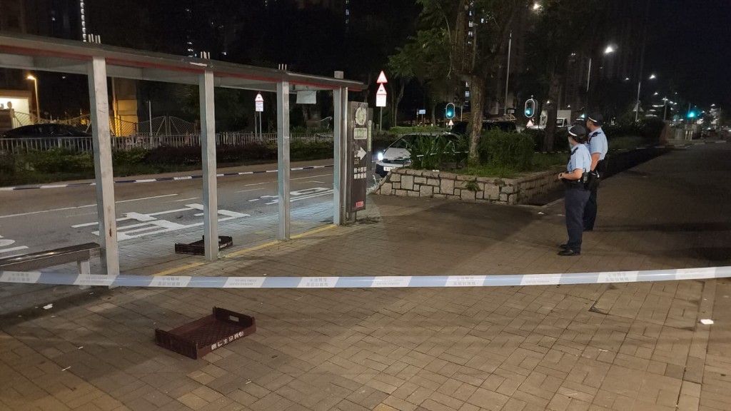 警员封锁现场进行调查。黎志伟摄