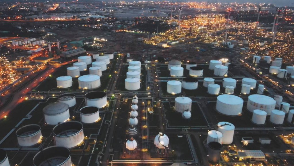 美伊「停火」未解決霍爾木茲海峽問題 收過路費成隱憂 金價後市先看4930美元