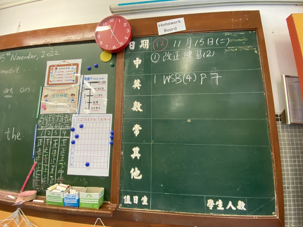 ■午後的導修堂，乃用作做功課，好讓學生回家後有更多空間自習、休息。