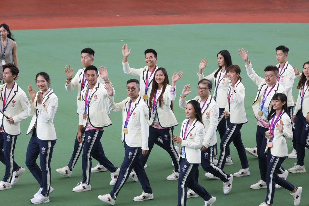 ​   「中国香港亚运奖牌运动员赛马日」，  ​