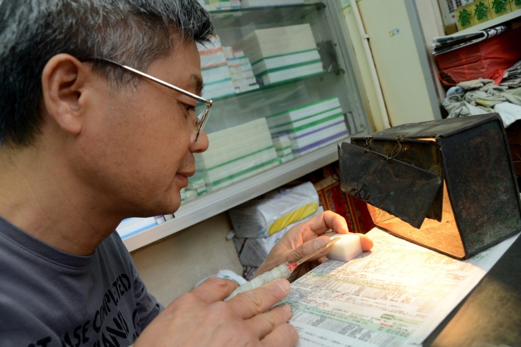 高先生表示，小時候便喜愛傳統手工藝，亦認為打麻雀是具本土色彩的「國粹」