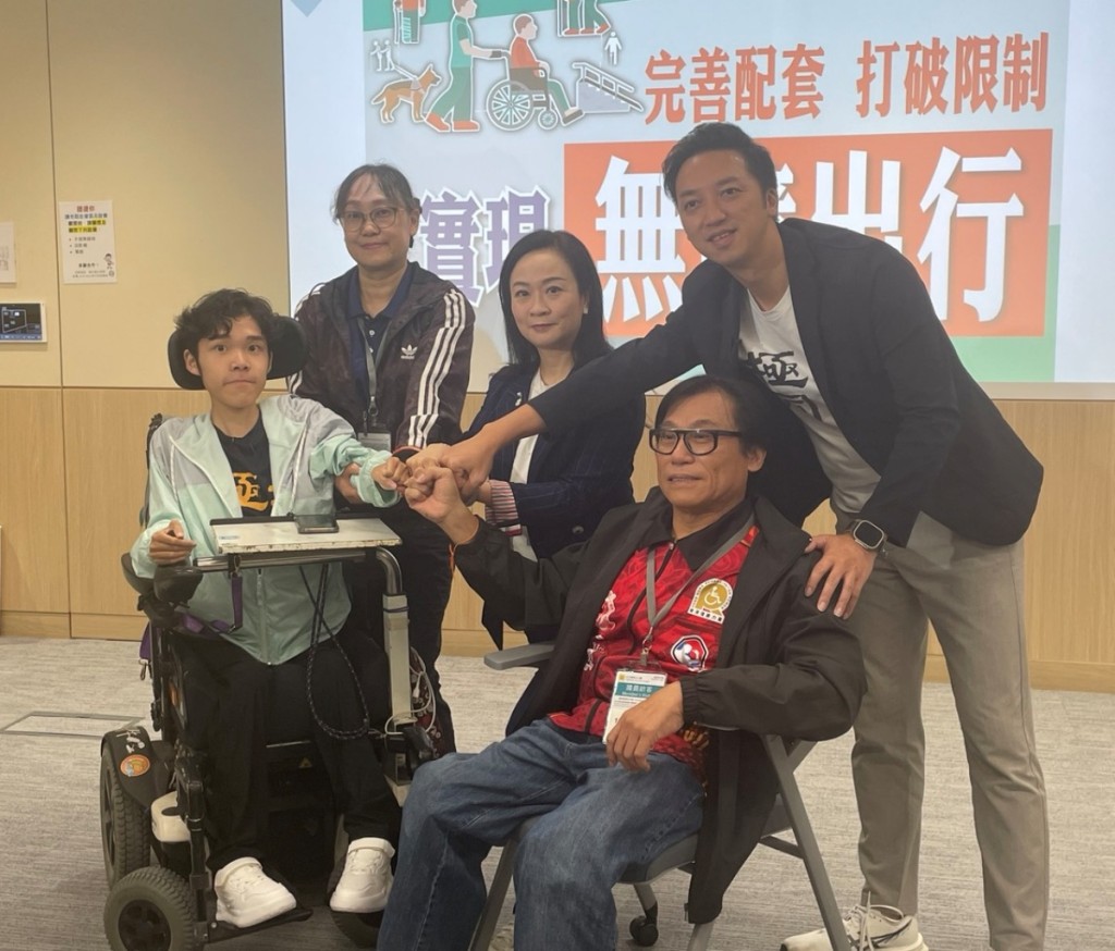 陳梓鍵（左下 ）、陳凱欣（中）、盧俊賢（右上 ）及葉湛溪（右下 ）。任朗僖攝