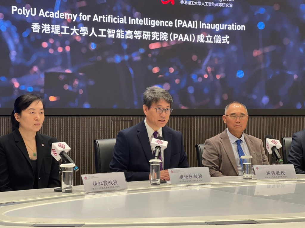 楊紅霞(左起)、趙汝恒及楊強闡述研究院的發展策略。佘丹薇攝 楊紅霞(左起)、趙汝恒及楊強闡述研究院的發展策略。佘丹薇攝