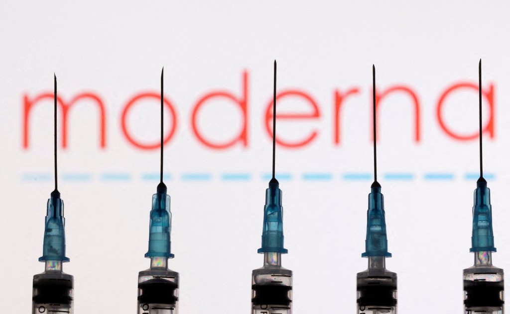 美國亦批准更新版莫德納新冠疫苗。路透社