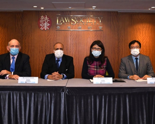 香港律師會介入黃馮律師行業務及暫時接管。