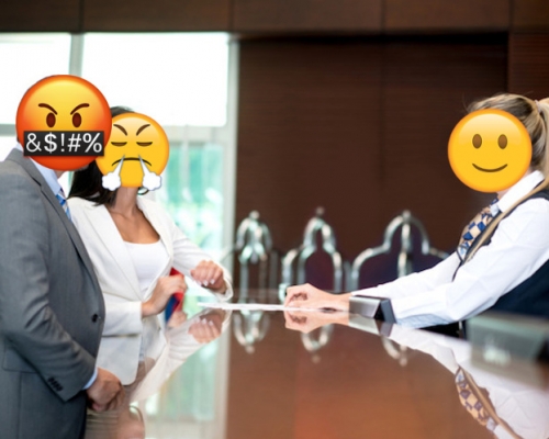 有港男過了退房時間兩小時後,才要求入住多晚,結果被拒而大罵職員。