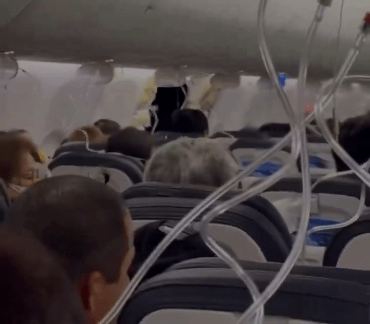 本月早些时候，一架阿拉斯加波音 737 Max 9 喷射客机在俄勒冈州上空 16,000 英尺（4,900 公尺）时一舱门突然脱落，在飞机侧面留下了一个大洞。 网片截图