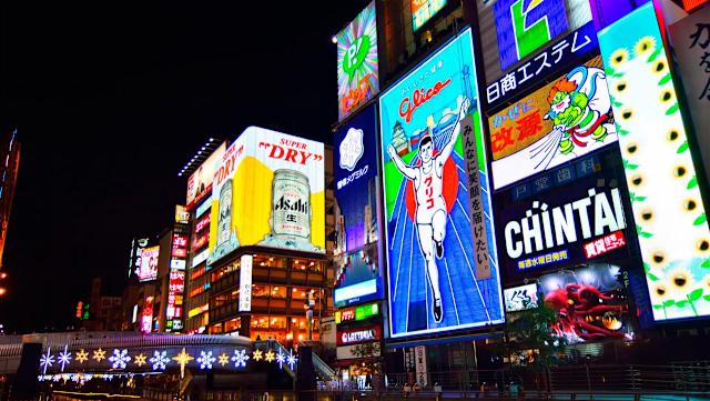 道頓堀位於心齋橋與難波之間，名店林立。日本國家旅遊局官網