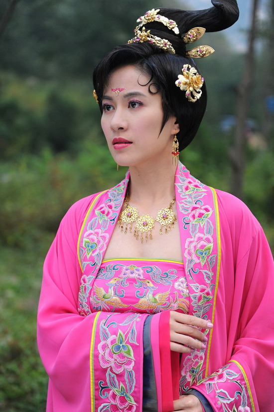 2009年，葉璇開始專注北上發展，曾拍攝作品《楊貴妃秘史》。