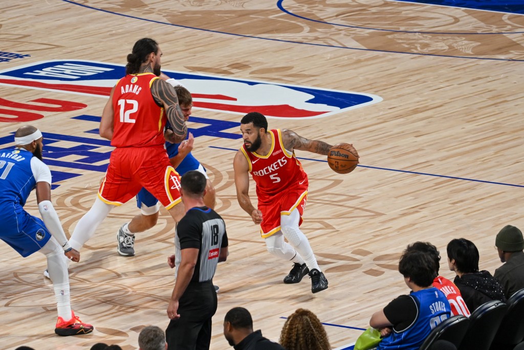 NBA中國賽火箭vs獨行俠G1。魏國謙攝