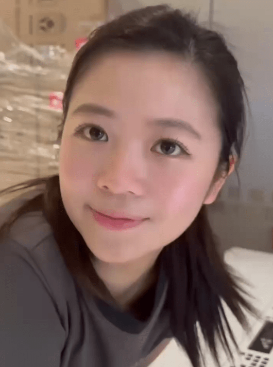蘇志威大女蘇君蕎開餅店，事事親力親為。