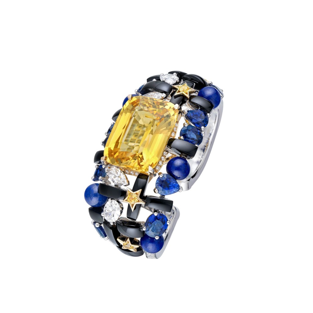Tweed Etoilé黄金及白金指环，镶嵌钻石、黄色蓝宝石、青金石及玛瑙，单颗黄色蓝宝石重约17.67卡。
