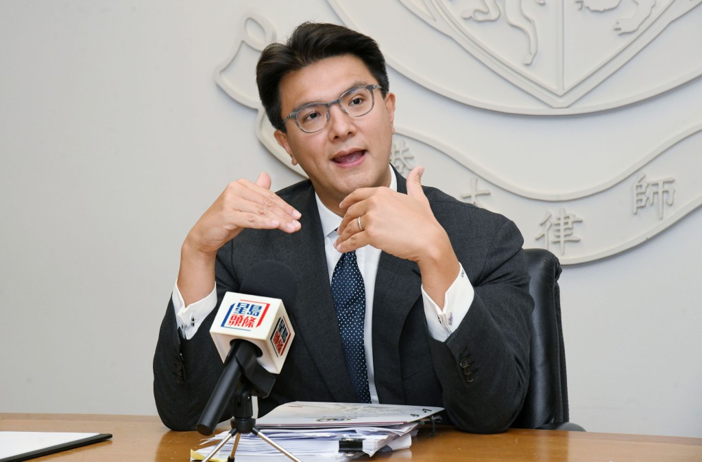 毛樂禮表示,公會積極籌備新的「法律義助服務計劃」,冀今年內推出。何健勇攝 毛樂禮表示,公會積極籌備新的「法律義助服務計劃」,冀今年內推出。何健勇攝