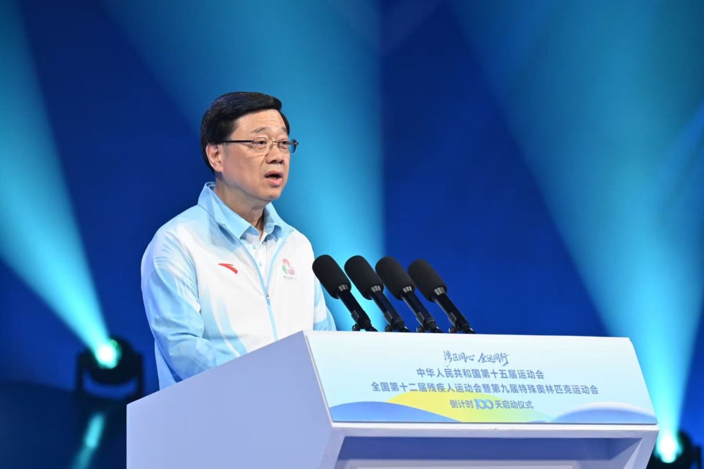 李家超出席完香港單車館的活動後，馬不停蹄趕赴深圳，出席當地舉行的全運會和殘特奧會倒計時100日啟動儀式。李家超fb