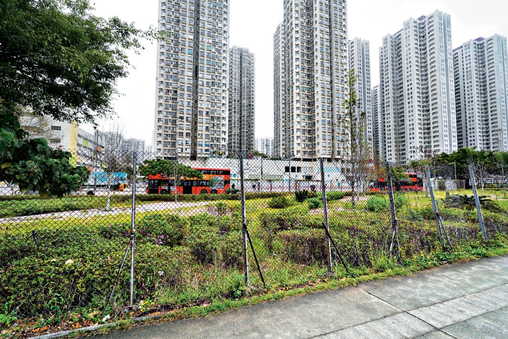 地政總署公布，屯門海珠路住宅地由信和以10.89億奪標，每呎樓面地價約3860元。