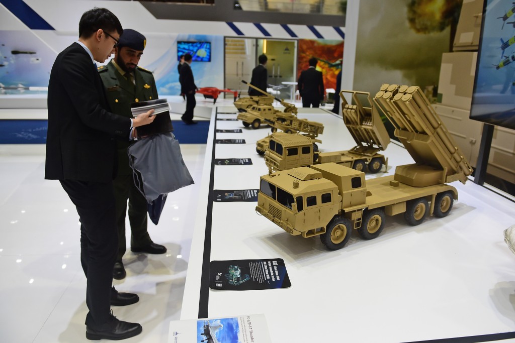 部份非法氣象探測站點設在中國的軍工企業周邊。圖為中國軍事裝備參加外國軍事展覽。新華社
