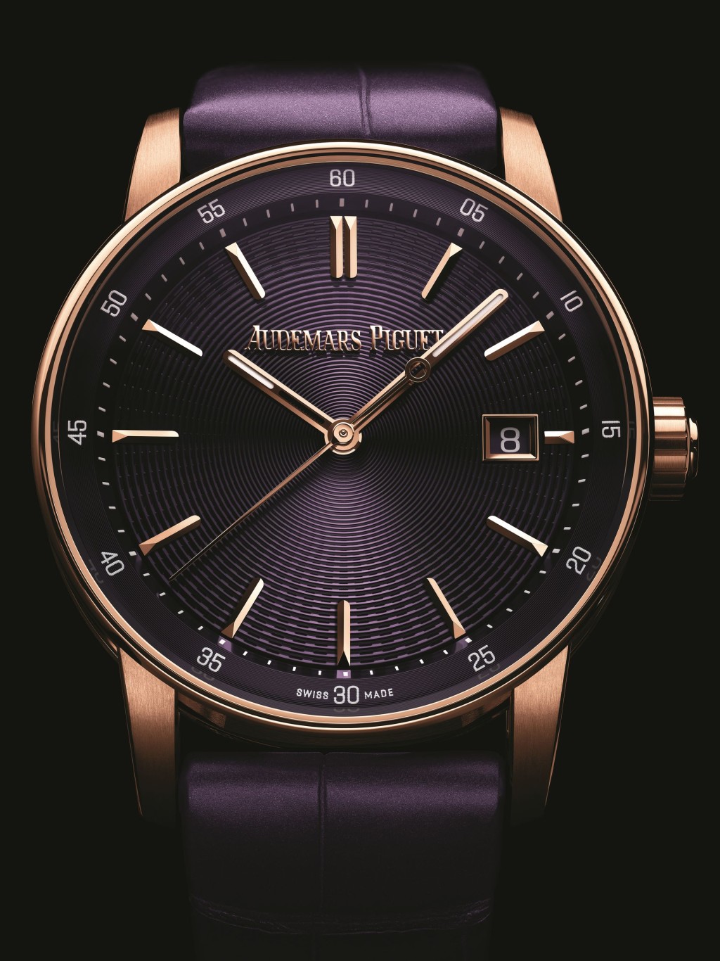 愛彼CODE 11.59系列自動上鏈腕錶（紫色），38毫米18K玫瑰金表殼，搭載5900自動上鏈機芯，售價HK$257,000。
